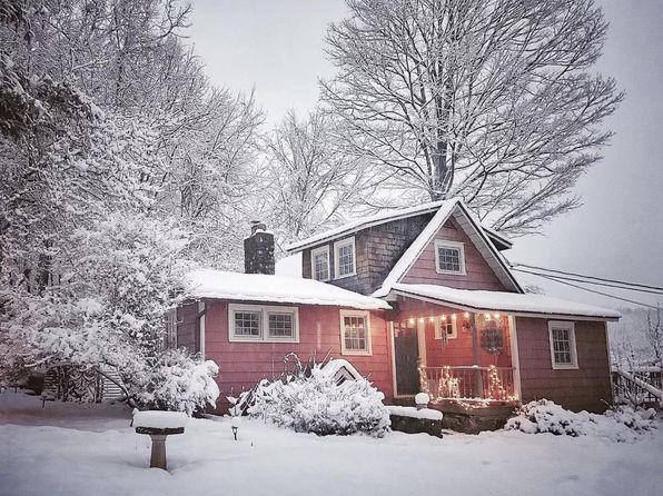 24 Ballantine Ln #1