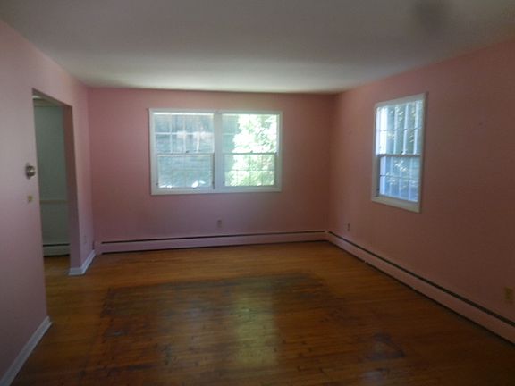 5th image of 16 Garrison Ln
