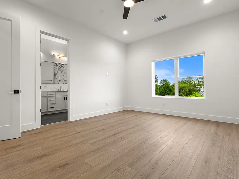 2203 Hondo Ave #202 — Photo 19