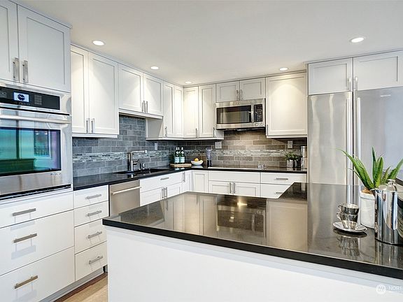 3rd image of 6535 Seaview Avenue NW #B605
