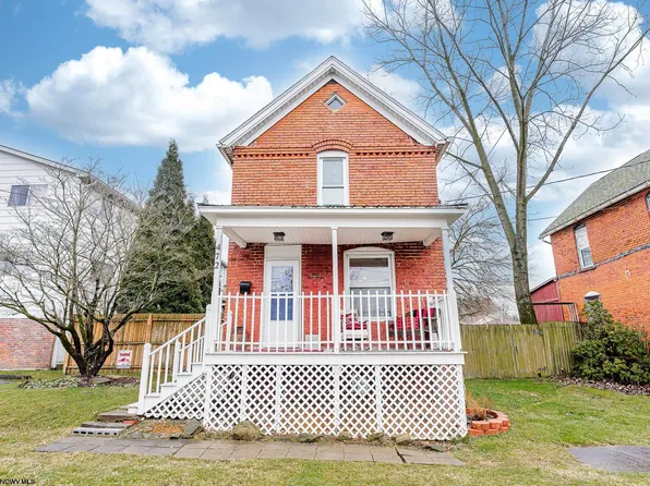 472 Herman Ave, Star City, WV 26505