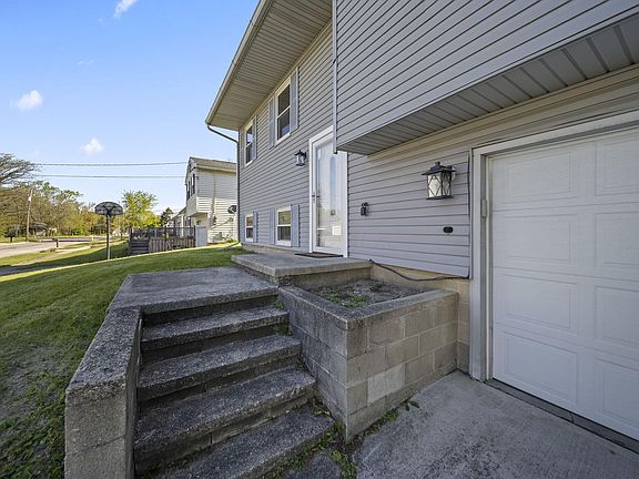 4th image of 1006 Underwood South Dr