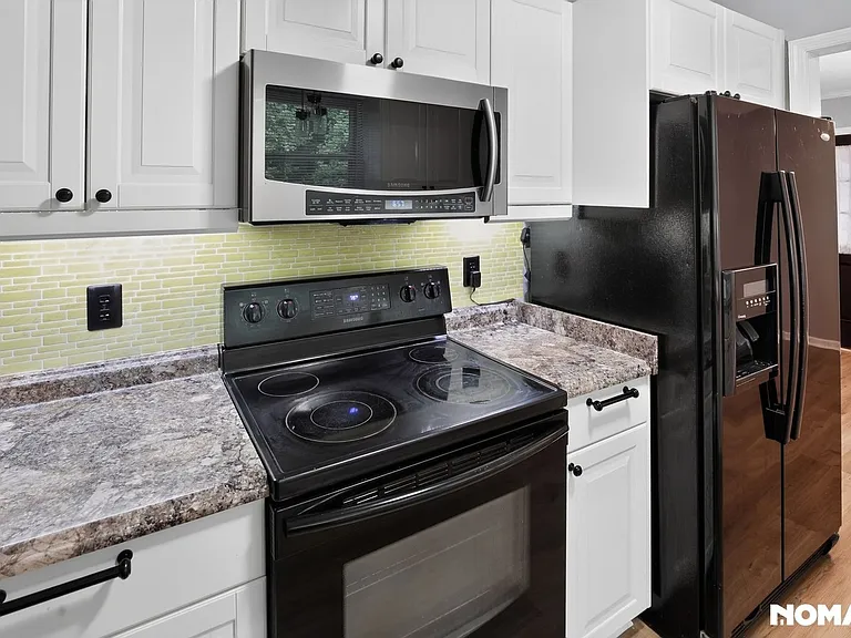 151 Meadow Wood Dr — Photo 2