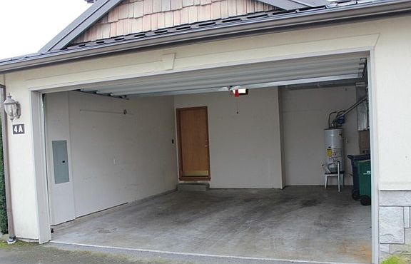 2nd image of 418 17th St SE Unit 4A
