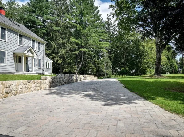 202 Boston Post Rd, Wayland, MA 01778