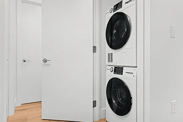 Laundry, photo 1