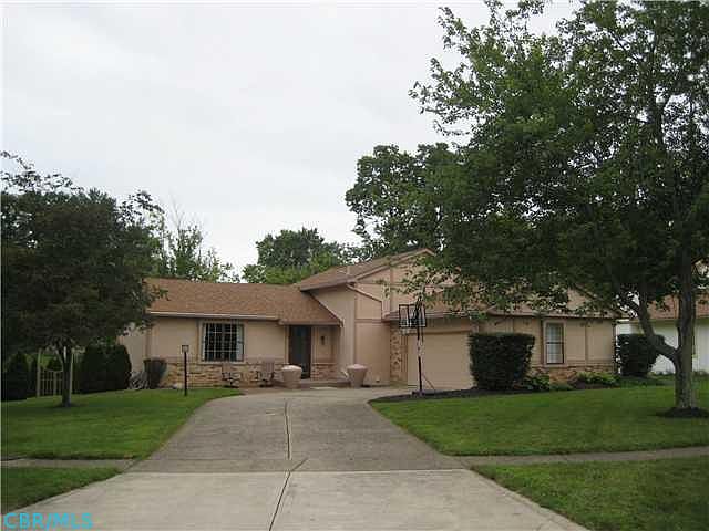 1st image of 320 Quail Hollow Ct