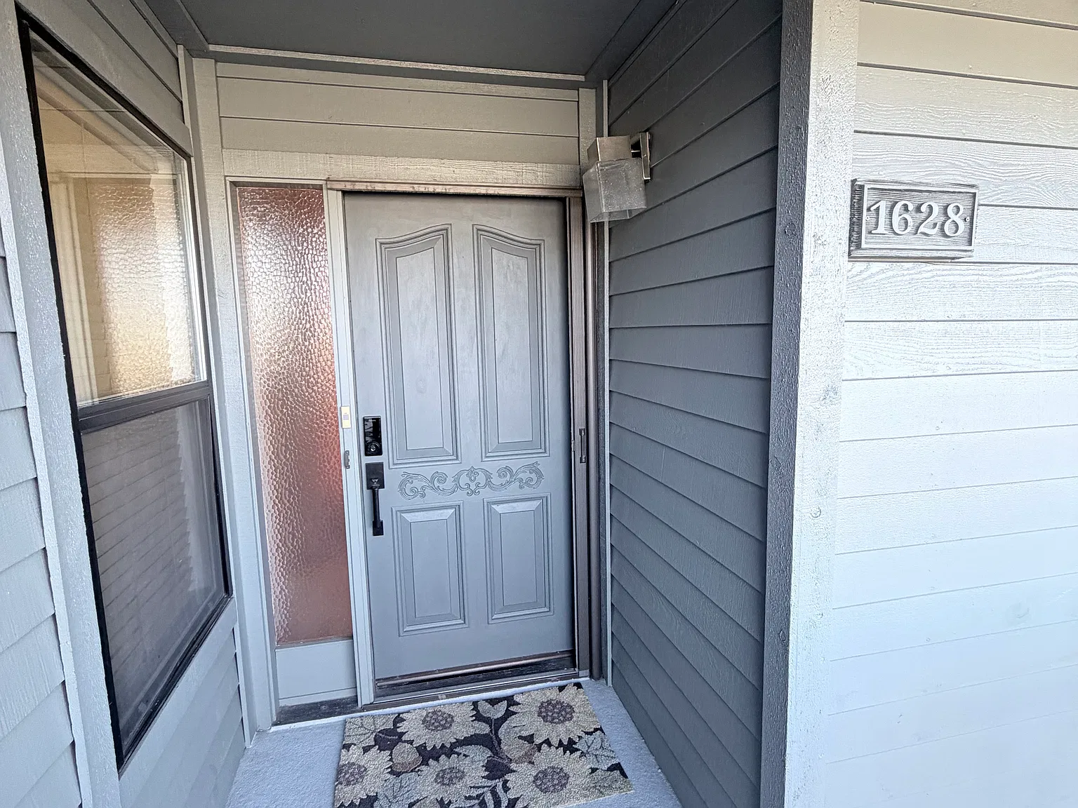 2 bed, 2.5 bath, 1548 sqft, $4,200 — Photo 2