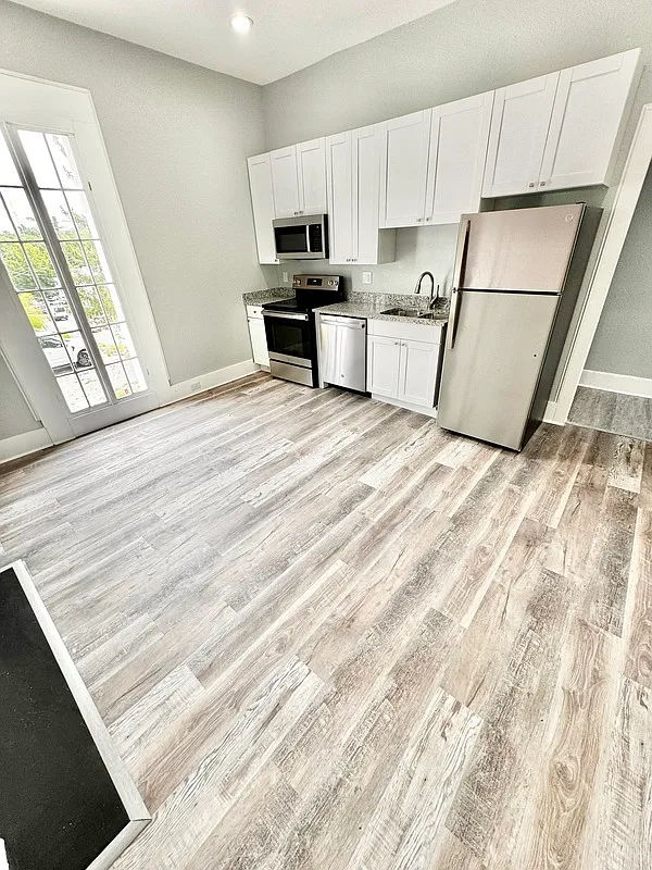 1 bed, 1.0 bath, $1,050 — Photo 3