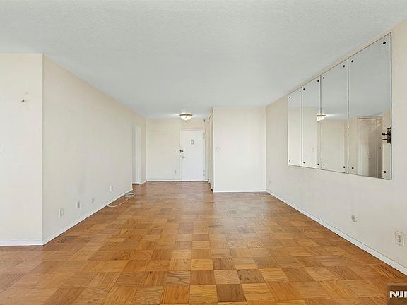 4th image of 2150 Center Avenue #18A