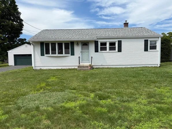 75 Edbert Dr, Holyoke, MA 01040