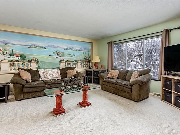 4th image of 16475 Southway Dr