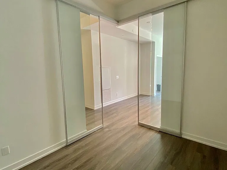 20 Edward St #1207 — Photo 4