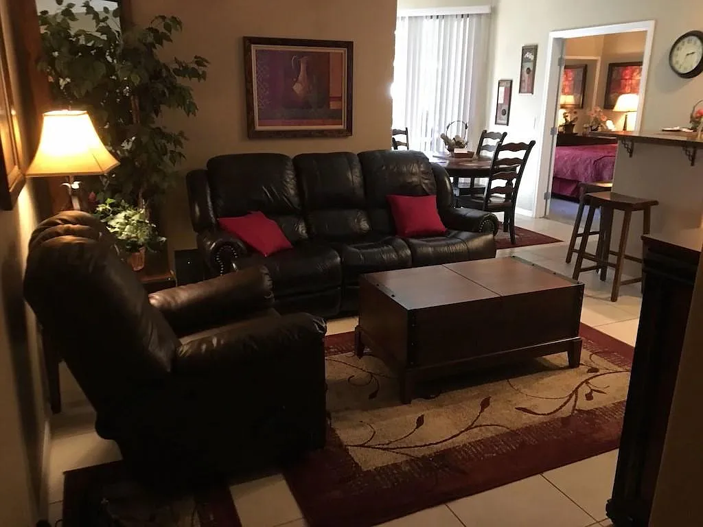 2 bed, 843 sqft, $2,500 — Photo 2