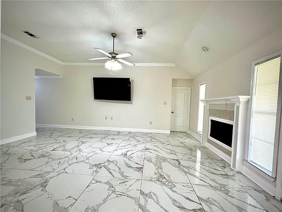 5th image of 11 Kerney Ct