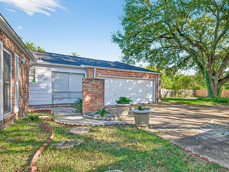 13702 Ella Lee Ln — Photo 1