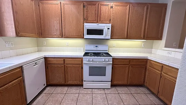 130 Beach Side Ct — Photo 7