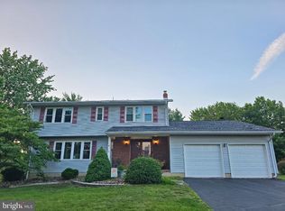 4 Innocenzi Dr, Hamilton, NJ 08690