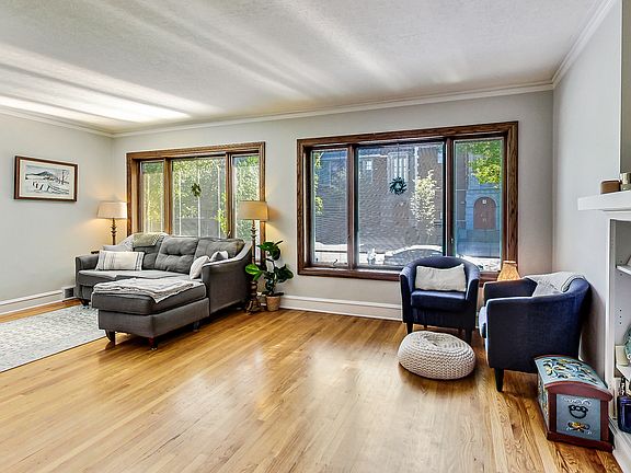 3rd image of 5624 N McVicker Ave
