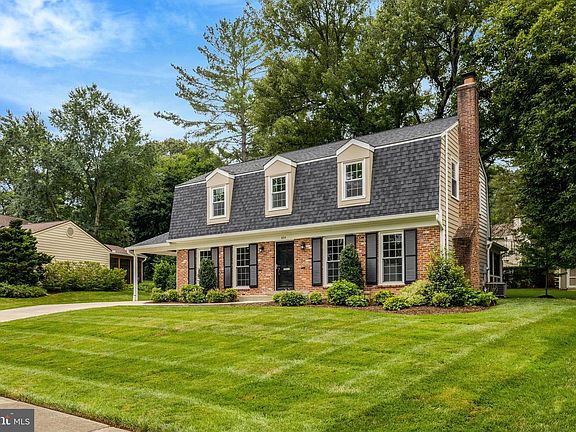 5th image of 8104 Briar Creek Dr
