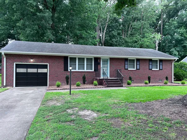 45 Normandy Ln, Newport News, VA 23606