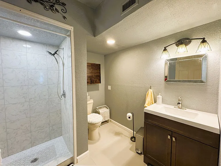 13880 Tamiami Trl — Photo 16
