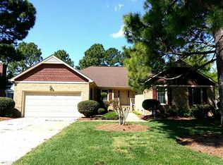 36 Pine Cone Dr, Hampton, VA 23669