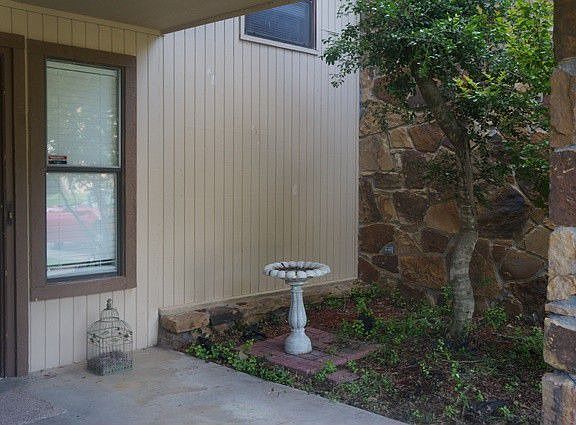 3rd image of 7416 S Hickory Ave