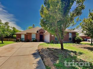 114 Jordan Dr, Red Oak, TX 75154