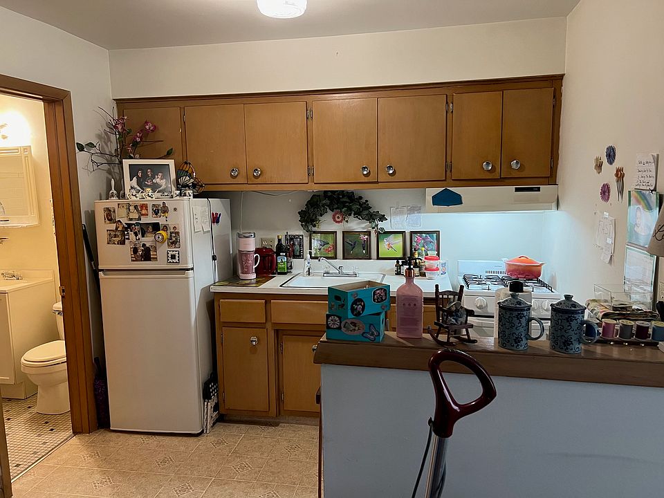 1st image of 3354 S Whitnall Ave #1