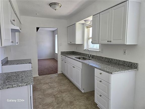 5th image of 2552 Oakmere Dr #1