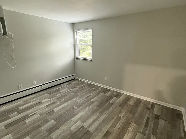 4808 Chalet Dr — Photo 7