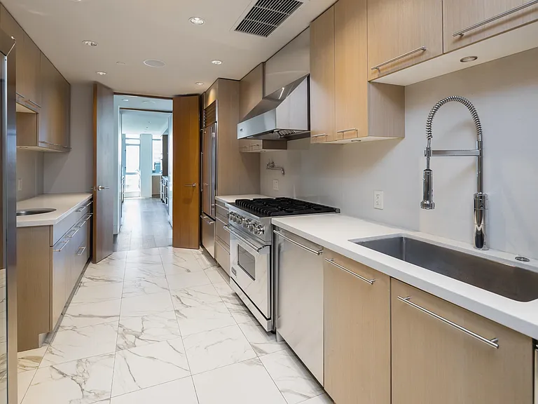 1022 Seymour St #2001 — Photo 4