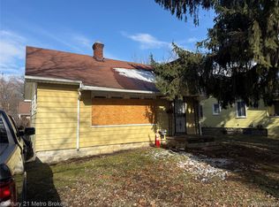 2918 Mackin Rd, Flint, MI 48504