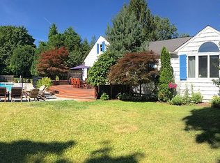 94 Glenville St, Greenwich, CT 06831