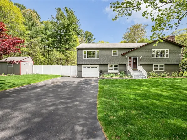 4 Pleasantview Ave, Tyngsboro, MA 01879