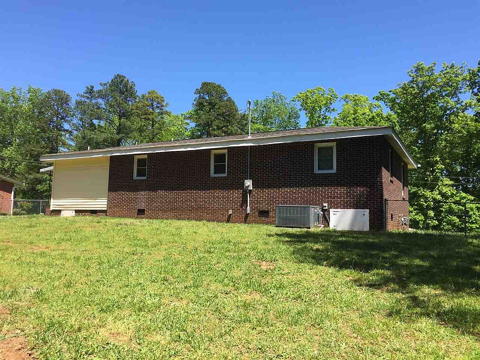 2nd image of 206 Cambridge Dr