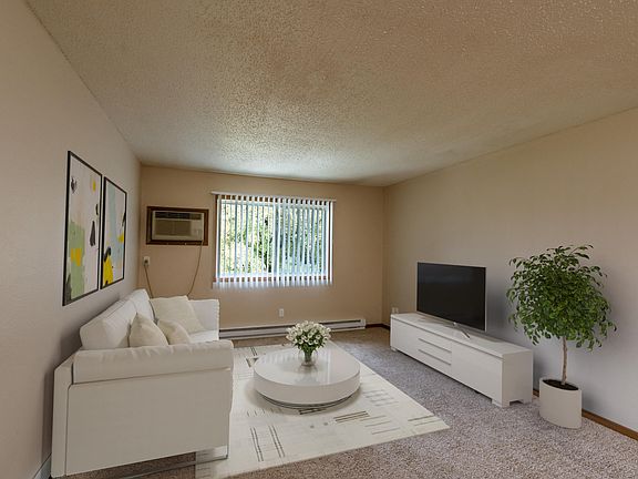 Grand Forks, ND Autumn Apartments | Living