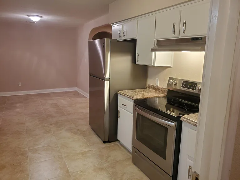 2313 Haine Dr — Photo 9