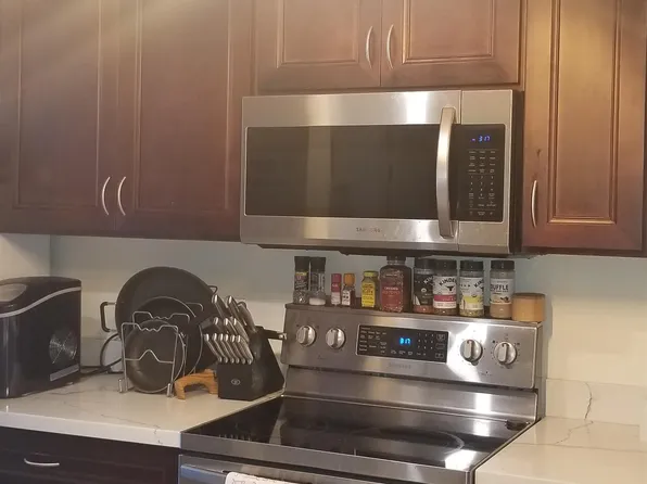 1063 Lower Main St APT 210, Wailuku, HI 96793