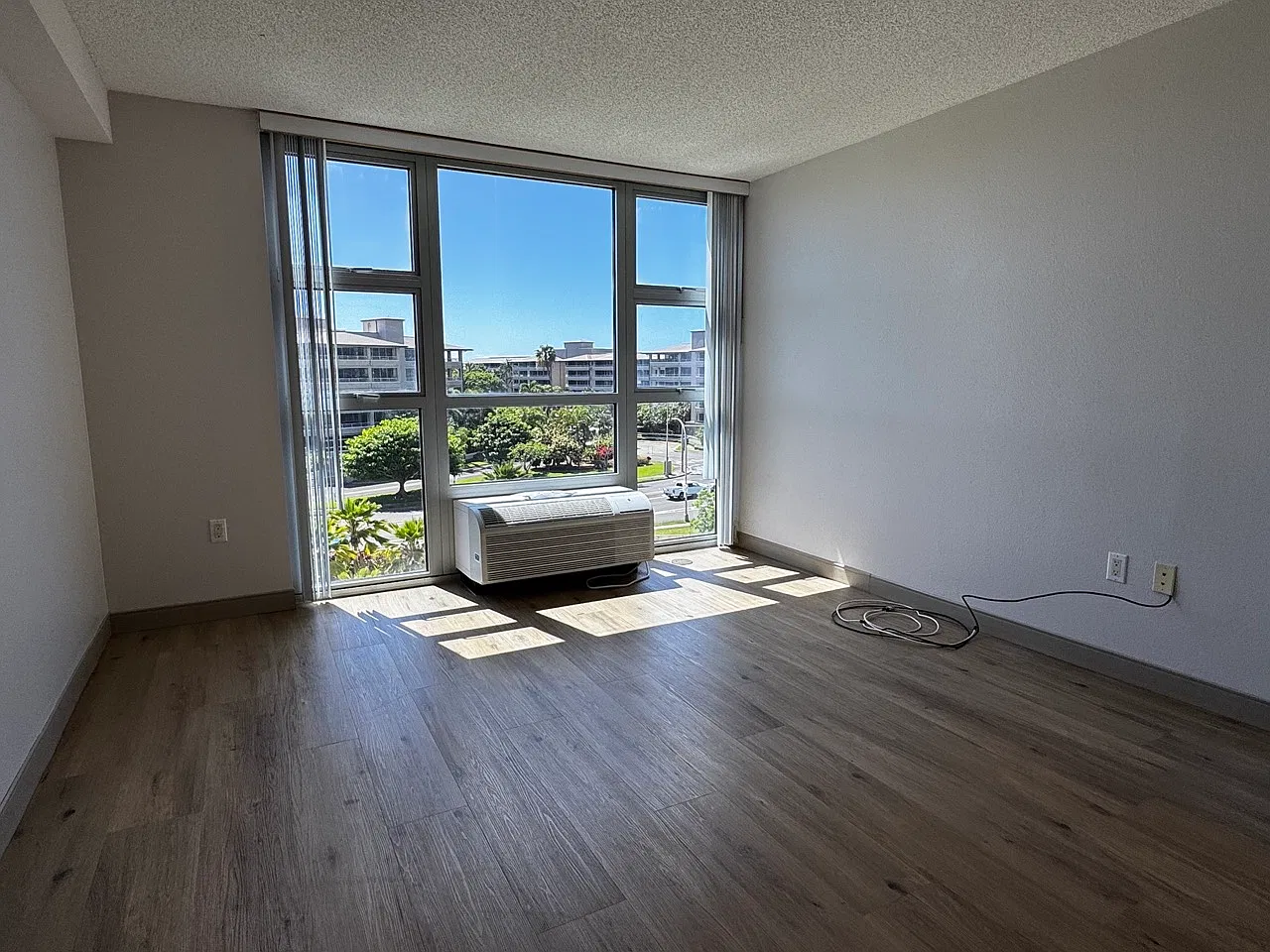 2 bed, 725 sqft, $2,900 — Photo 3