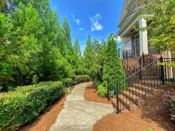 7210 Glisten Ave NE, Sandy Springs, GA 30328