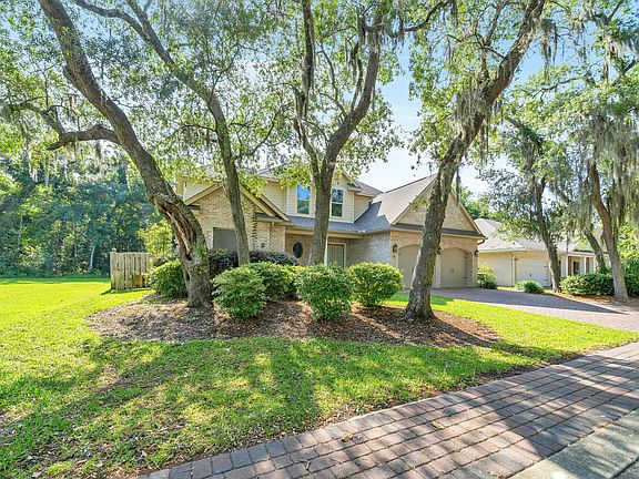 3rd image of 9 Plantation Oaks Dr