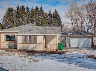 6804 Lee Rd, Hartford, WI 53027