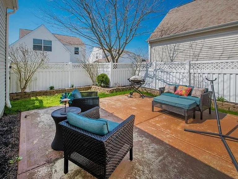 6189 Womersley Dr — Photo 9