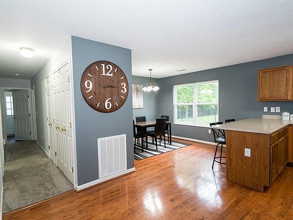 5th image of 5811 Hall Ct