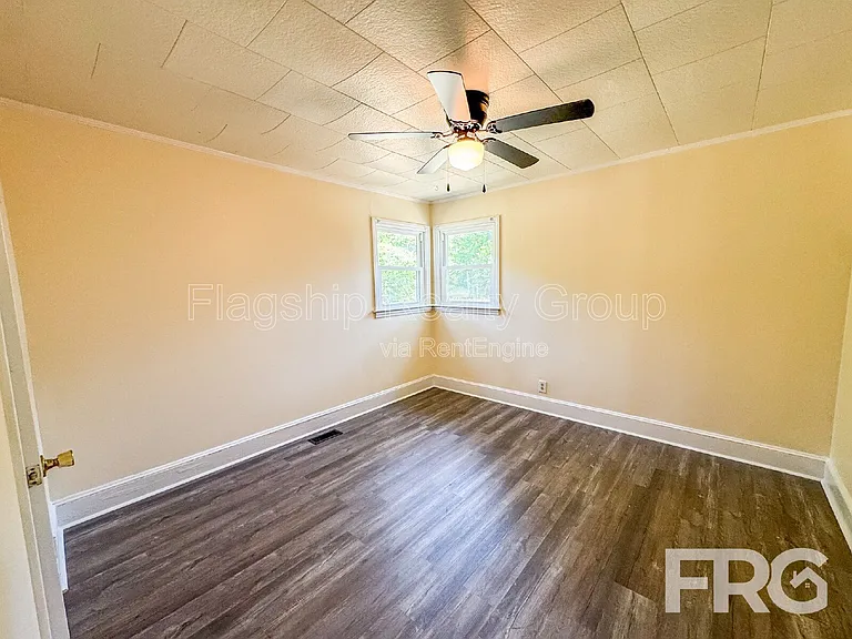 1403 Clingman St — Photo 10