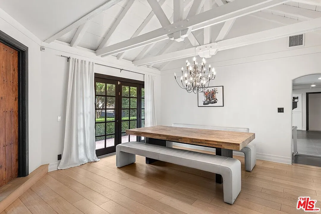 6 bed, 6.5 bath, 4566 sqft, $25,000 — Photo 4