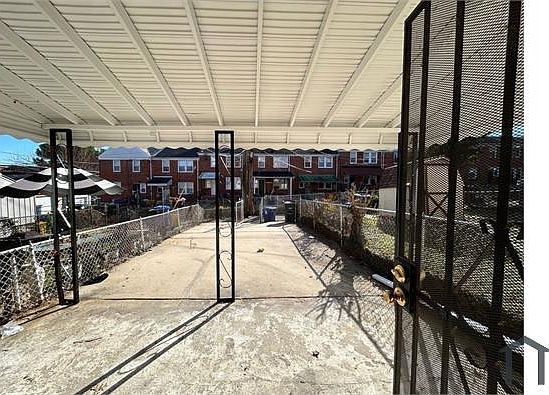 3rd image of 3527 Woodstock Ave