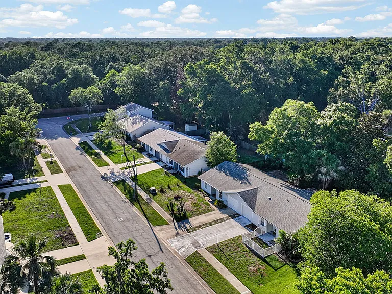 1133 Squirrel Nest Ln — Photo 33